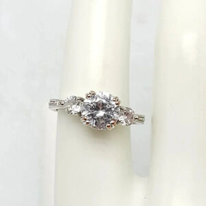 Three-Stone Setting Clear CZ Cocktail Ring Silver Tone Vintage Size 8 Heart Side